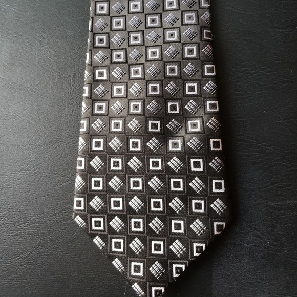 Giorgio Armani Other - Giorgio Armani men's 100% silk tie